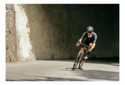 BMC Roadmachine Two Sram Force ETap AXS Marron 2022 7 BMC Roadmachine Two Sram Force ETap AXS Marron 2022 -VÉLOS ÉLECTRIQUES Soldes Velo de Route BMC Roadmachine Two Sram Force eTap AXS 12V 700 mm Marron 2022 2