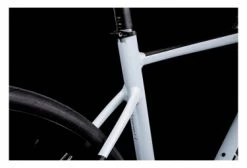 Vélo De Route Cube Attain Pro Shimano Sora Gris 2022 -VÉLOS ÉLECTRIQUES Soldes Velo de Route Cube Attain Pro Shimano Sora 9V 700 mm Gris Sky 2022 9