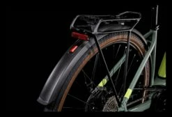 Vélo De Ville Électrique Cube Touring Hybrid One 400 Shimano -VÉLOS ÉLECTRIQUES Soldes Velo de Ville Electrique Cube Touring Hybrid One 400 Shimano Alivio 9V 400 Wh 700 mm Vert Sharp 2022 7